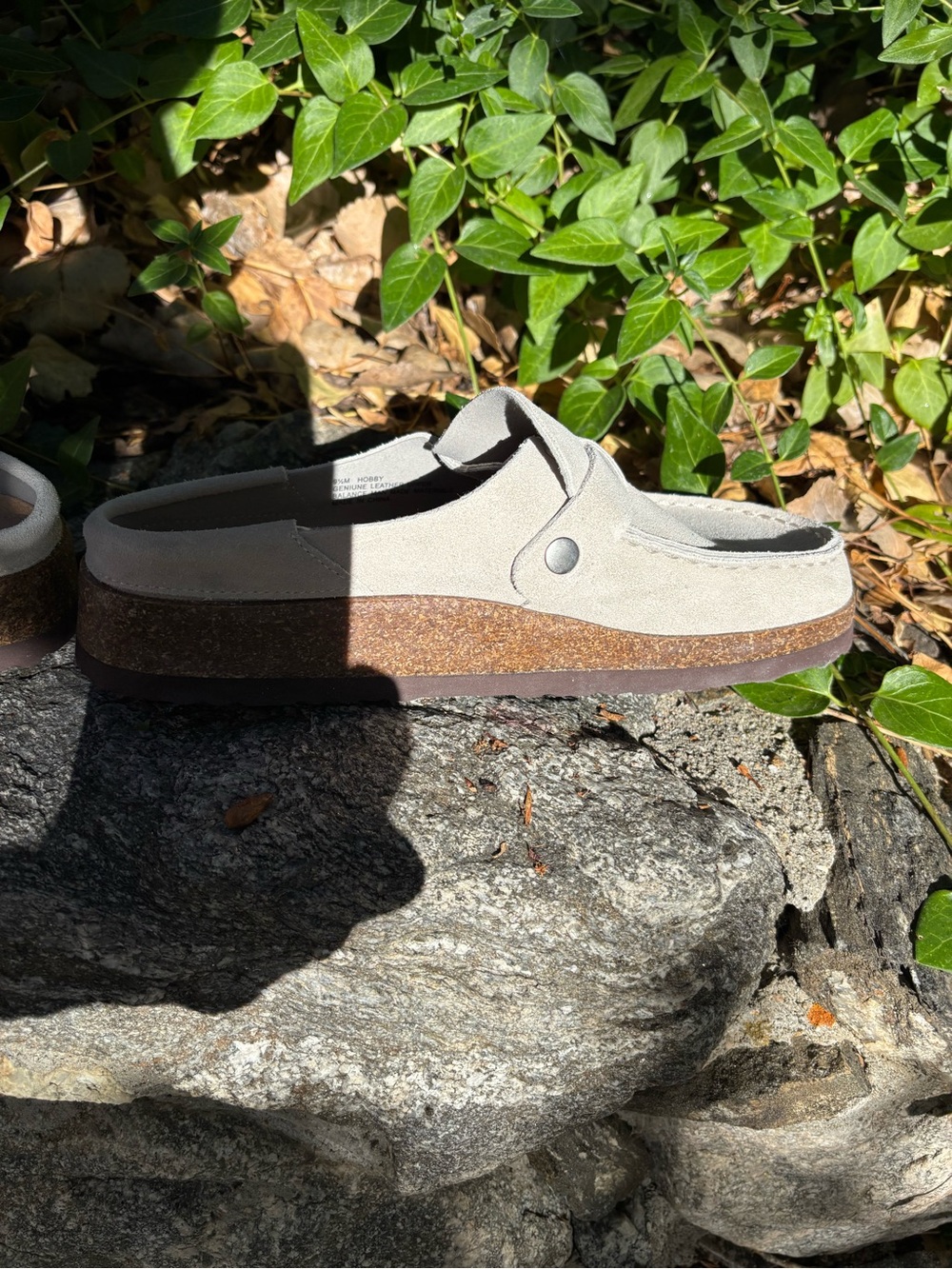 Cushion air Suede Slip-On Clogs in cream color - Picture 6 of 9
